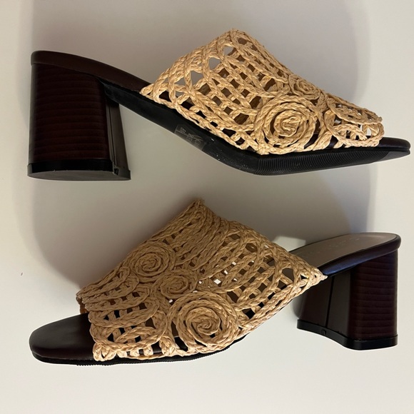Classique Woven Heeled Sandals - Picture 13 of 15
